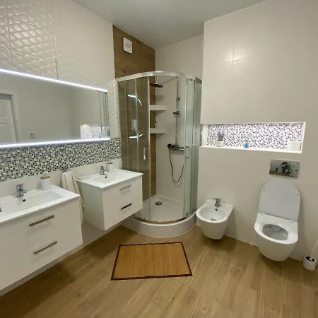 Δωμάτια σε οικογενειακή κατοικία Diamentowa 7 Rent Konarzewo *